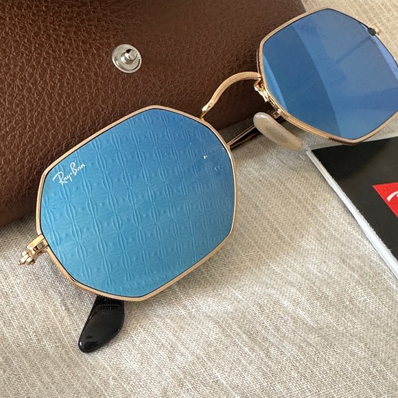 Ray-Ban Octogonal Classic Gold Frame Sunglasses with Blue Lenses Brand New - Picture 3 of 4